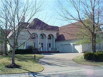 1st image of 609 NE Shoreline Dr