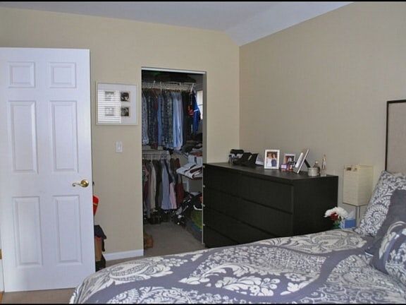 5th image of 2417 N Greenview Ave #2