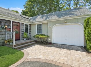 7 Linda Ln, Hampton Bays, NY 11946