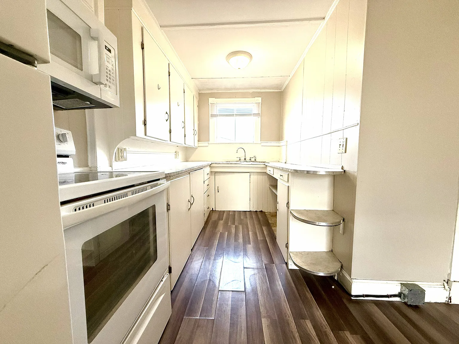 3 bed, 1141 sqft, $1,600 — Photo 2