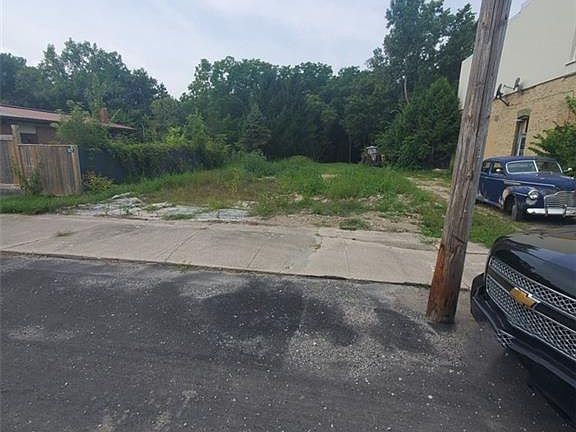 2nd image of 527 Florence Rd