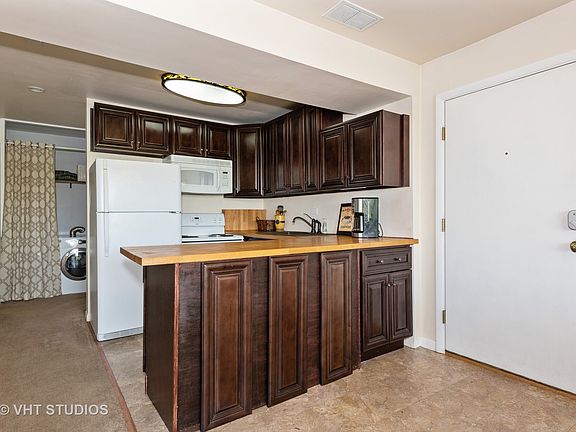 4th image of 5544 E Lake Dr APT B