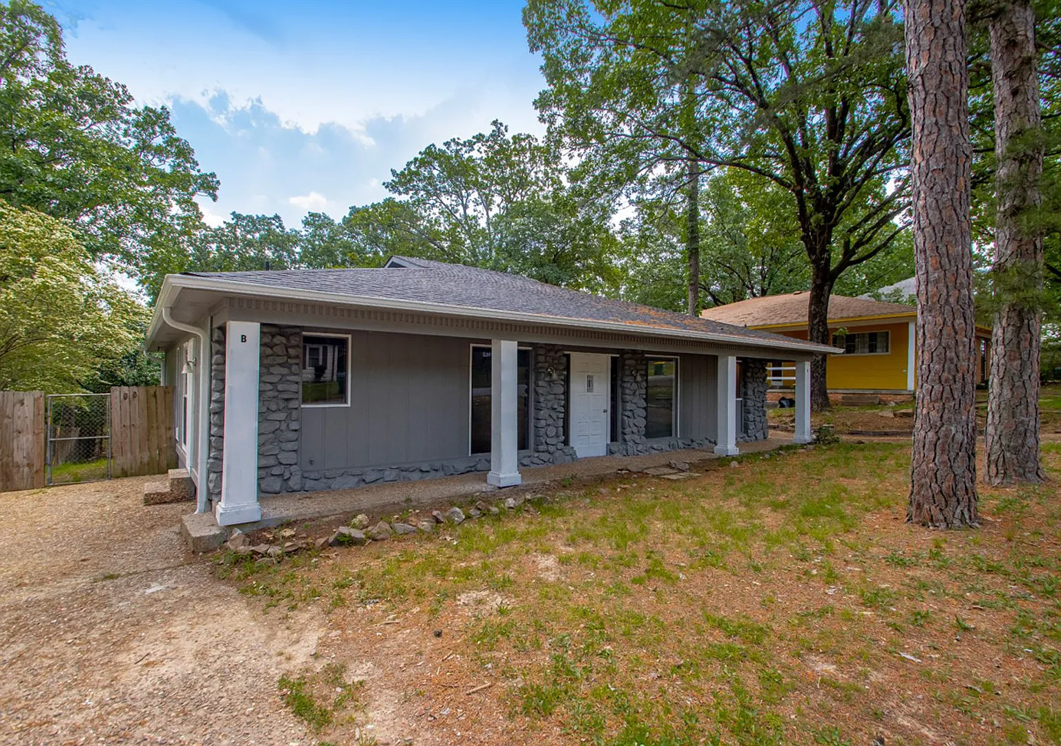 615 Mimi Lane — Photo 1