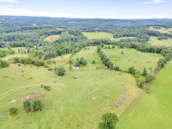 258 Apple Way SE, Floyd, VA 24091