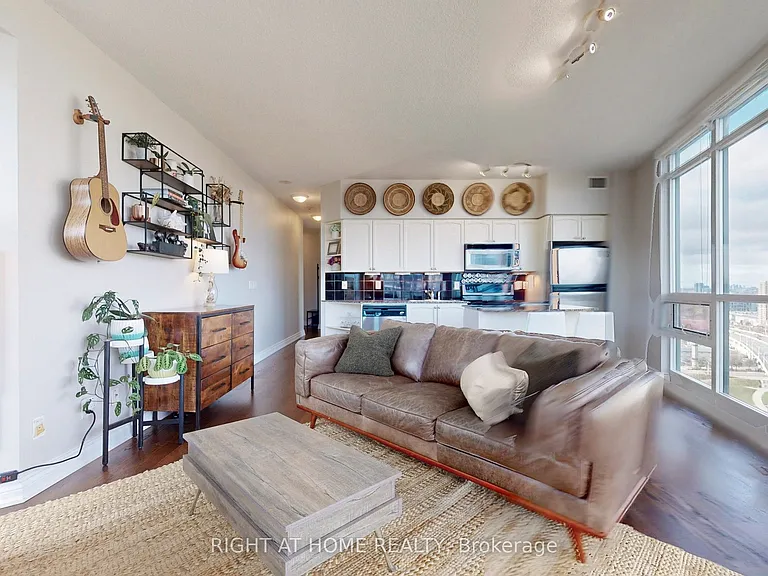 231 Fort York Blvd #2309 — Photo 4