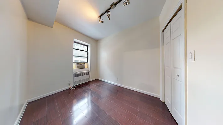 Rented by Bond New York | media 7