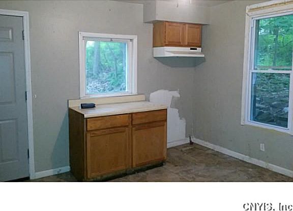 3rd image of 133 Maurice Ave
