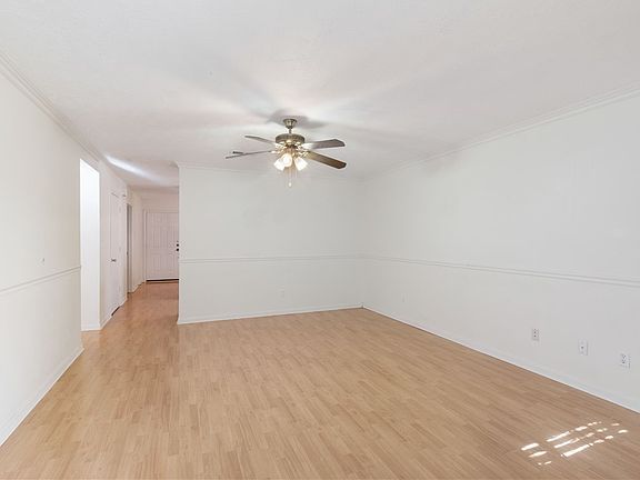 3rd image of 512-514 Corregidor Dr