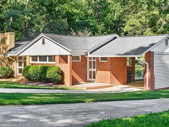 4th image of 102 Forest Rd