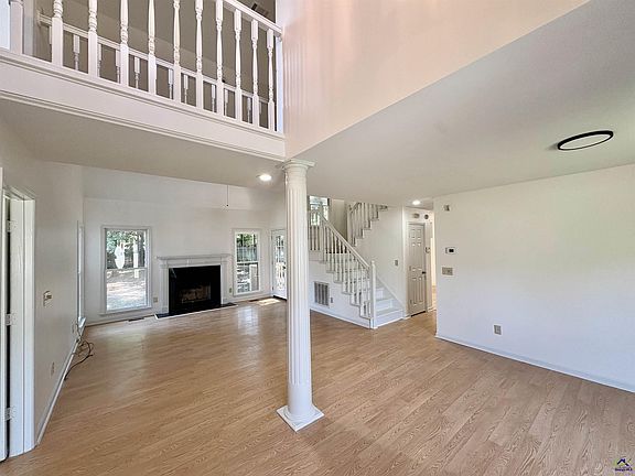 4th image of 405 Ashville Dr