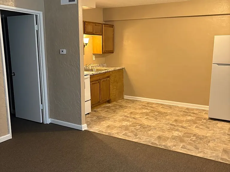 River Pointe Apartments — Photo 34