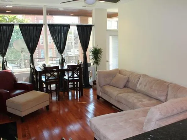 1546 W Augusta Blvd APT 2, Chicago, IL 60642