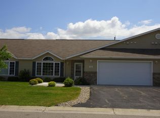 336 30th St N, Moorhead, MN 56560