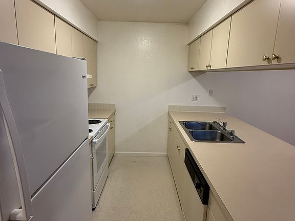 5th image of 1817 10th Ave #8A