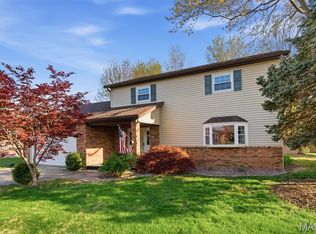 504 Crestwood Dr, Swansea, IL