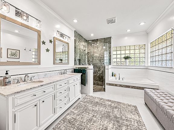 3rd image of 8270 SE Sanctuary Drive