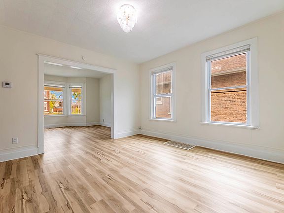3rd image of 3808 Ivy St