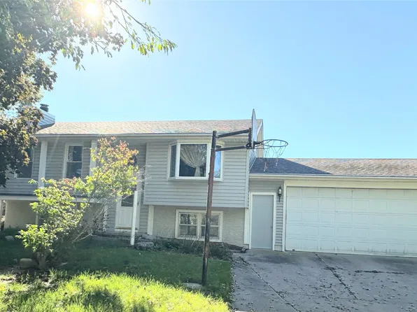 400 Crestmoor Dr, Polk City, IA 50226
