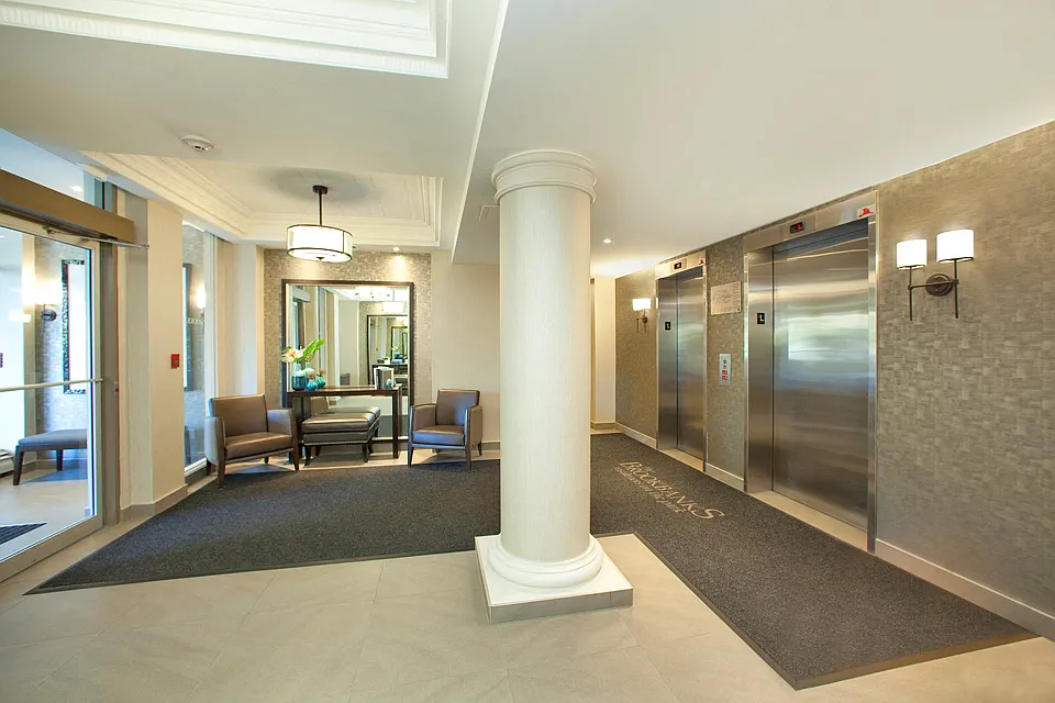17 Brookbanks Apartments — Photo 4