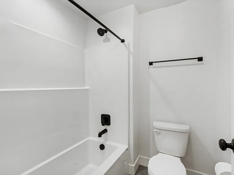 315 E 1150 N — Photo 16