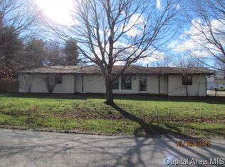 200 North St, Edinburg, IL 62531