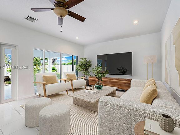 4th image of 69 S Royal Poinciana Blvd