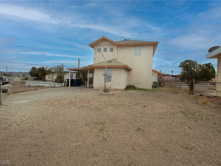 119 W Victory Rd — Photo 25