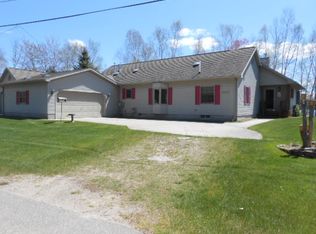1871 Silverwood Dr, Prudenville, MI 48651