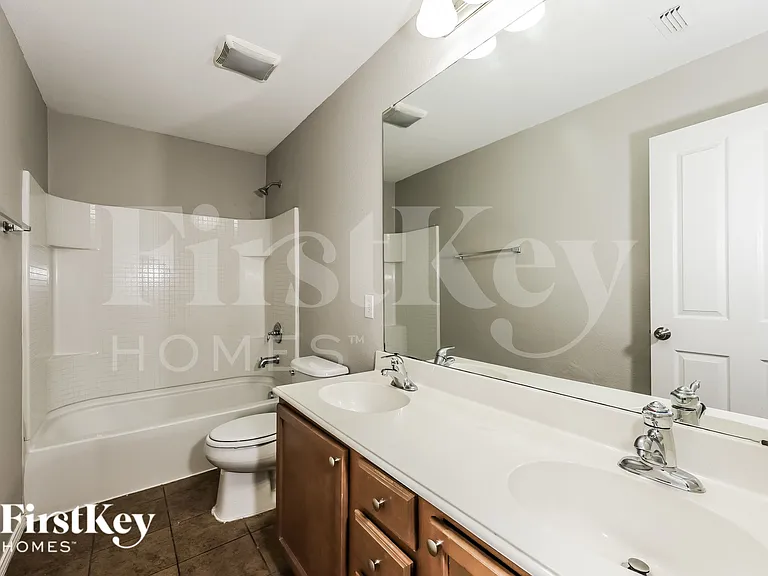 4500 Chris Dr — Photo 16