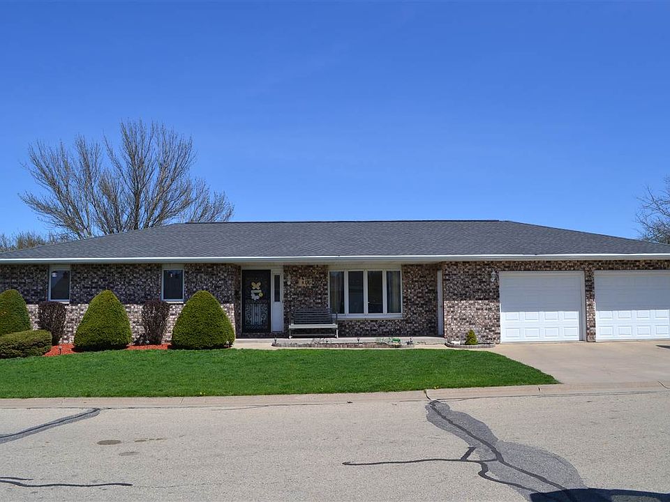 1st image of 870 Parkview Dr