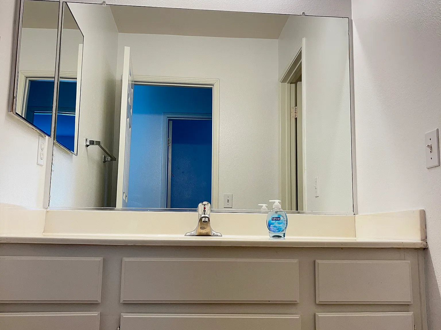 3 bed, 471 sqft, $1,020 — Photo 2