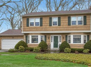 105 McGaw Ave, Lake Grove, NY 11755