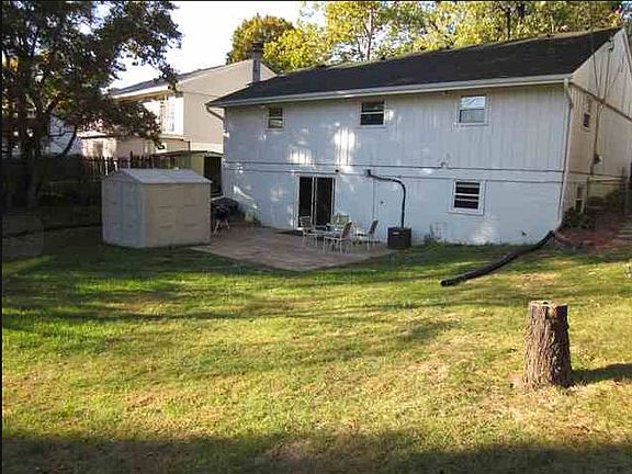 2nd image of 1618 W Oakglen Dr