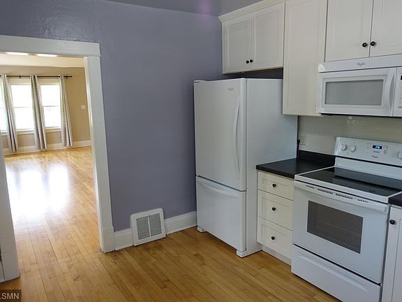 4th image of 757 32nd Ave N