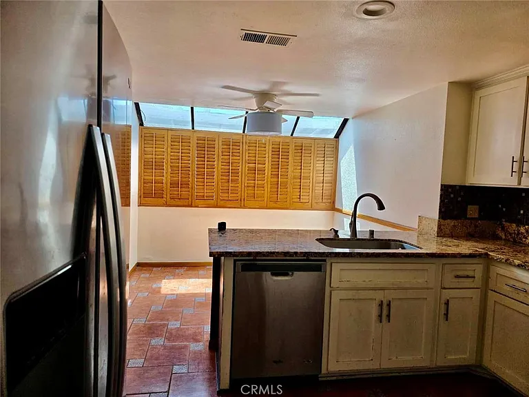 10696 Opal Ave — Photo 4