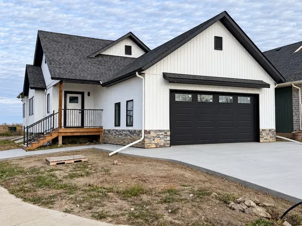 101 Emma Crescent, Martensville, SK S0K 2T2