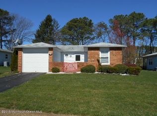 9 Kent Dr, Brick, NJ 08723
