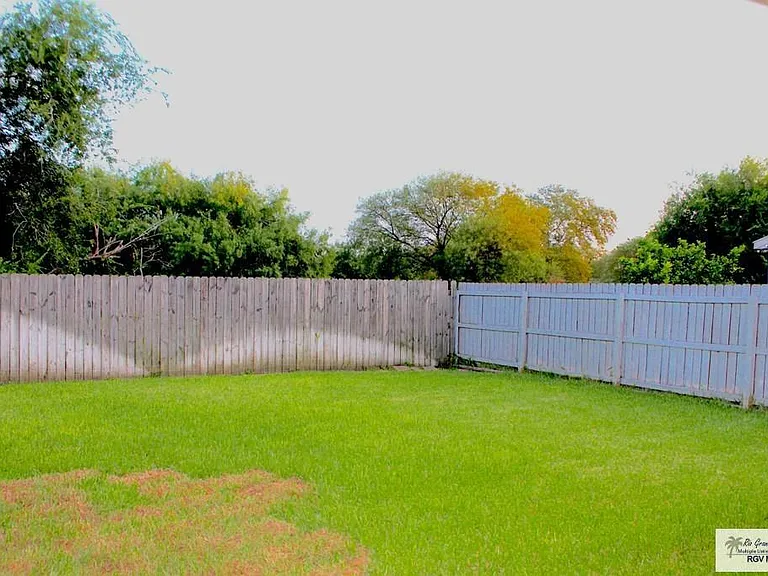 1418 Summerfield Ln — Photo 20