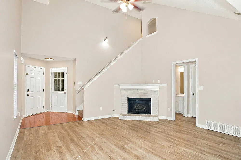 3 bed, 2.5 bath, 1521 sqft, $1,810 — Photo 4