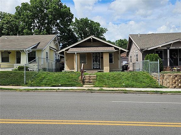 5th image of 2632 E 9th St