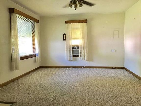 2nd image of 3046 Horton St
