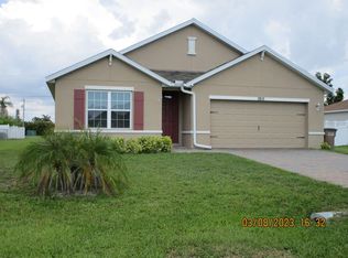 3815 SW 11th Pl, Cape Coral, FL 33914