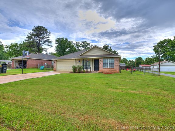 4th image of 308 N Bristow Ave