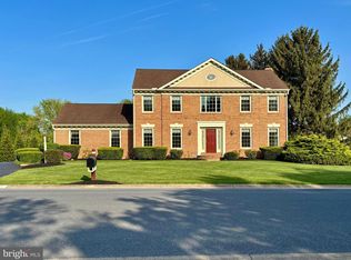 105 Hammersmith Ln, Lititz, PA 17543