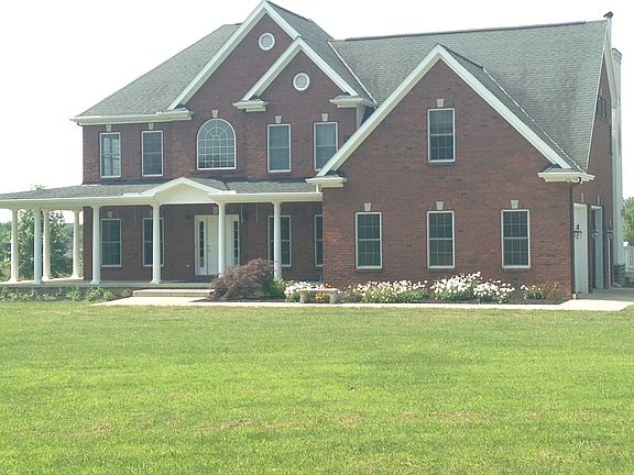 2 car garage w/concrete pad