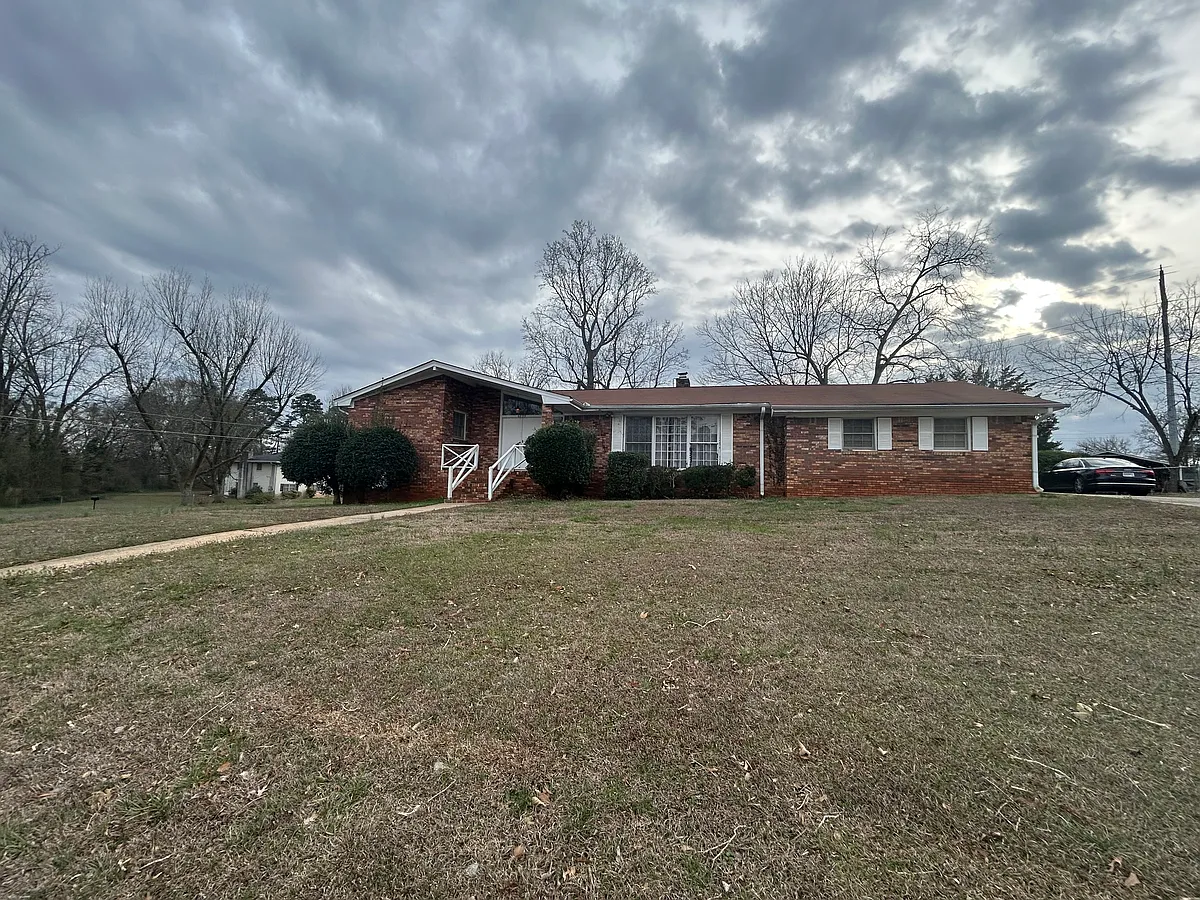 Building Photo - 6855 Charles Dr