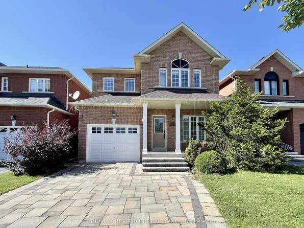 123 Woodbury Cres, Newmarket, ON L3X 2T3