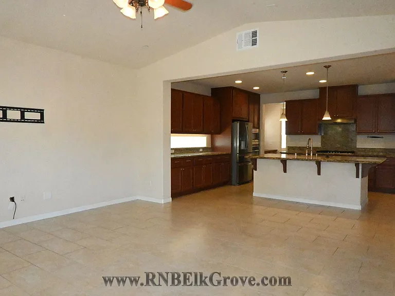 8280 Columbo Cir — Photo 13