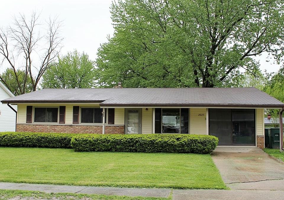 1st image of 2025 S Daly Ave
