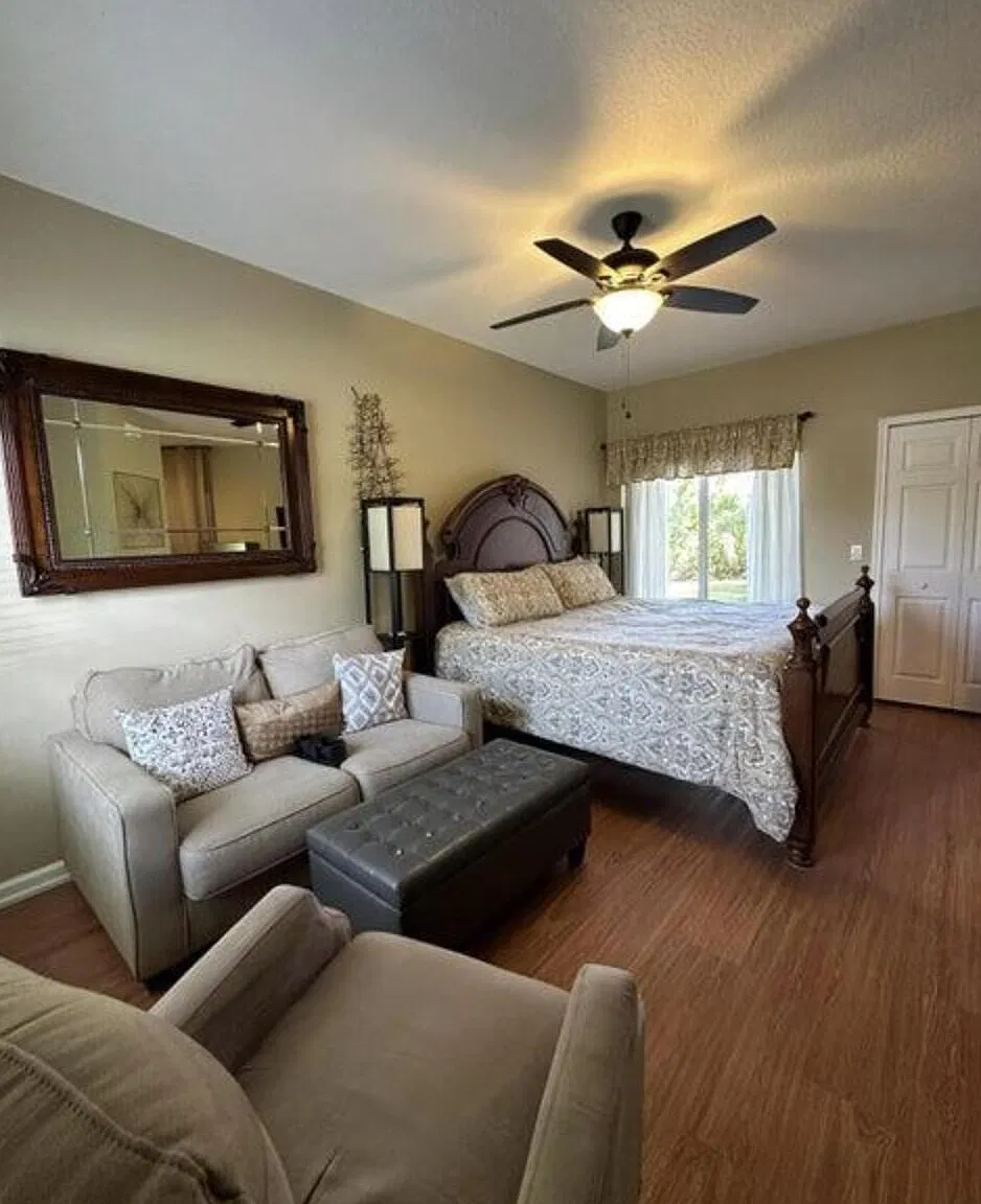 Studio, 1.0 bath, 450 sqft, $1,300 — Photo 1